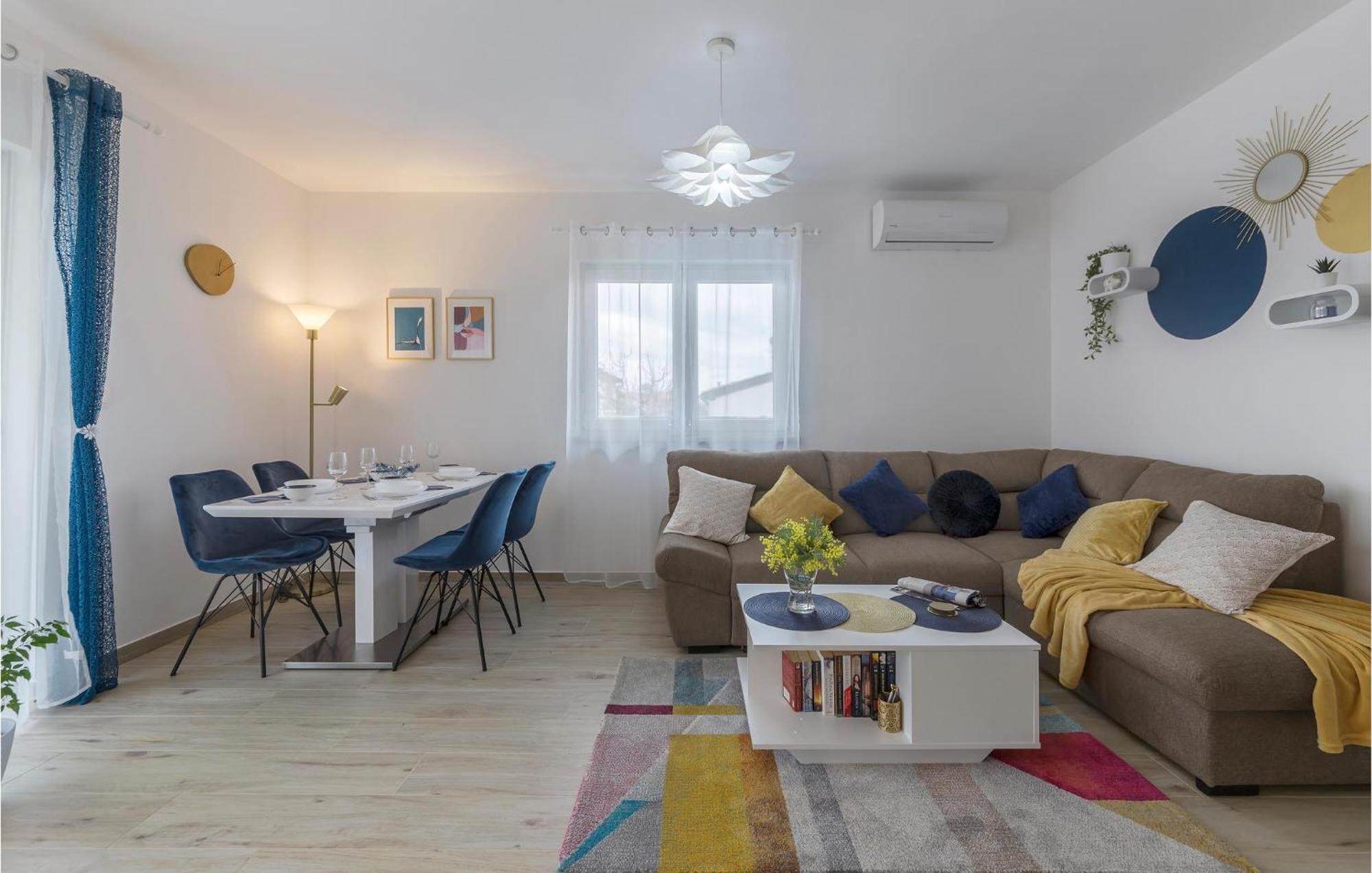 1 Bedroom Amazing Apartment In 佩罗杰 外观 照片
